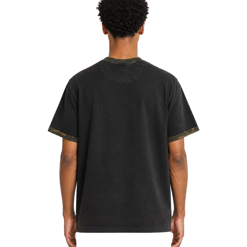 Camo Panel Tee — vista trasera de fit