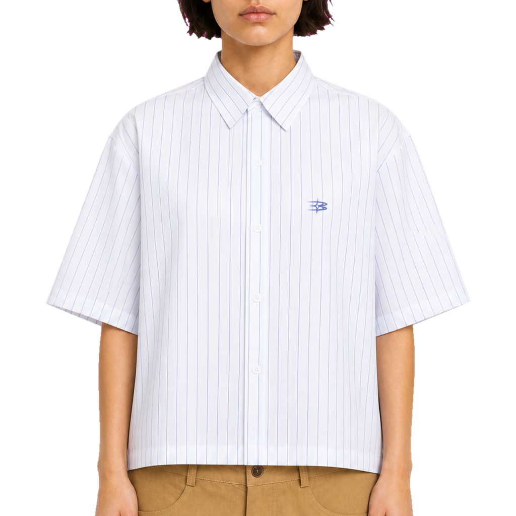 Striped Boxy Shirt — vista frontal de fit