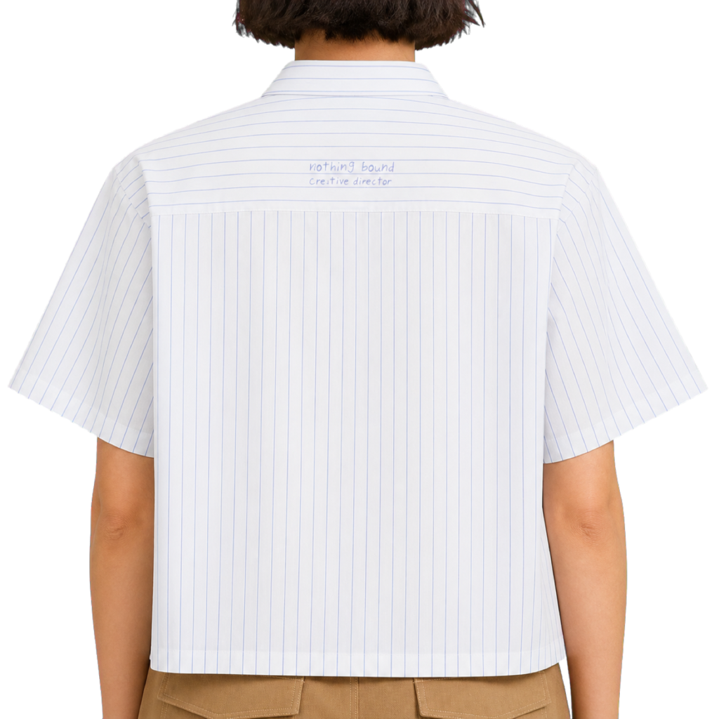 Striped Boxy Shirt — vista trasera de fit