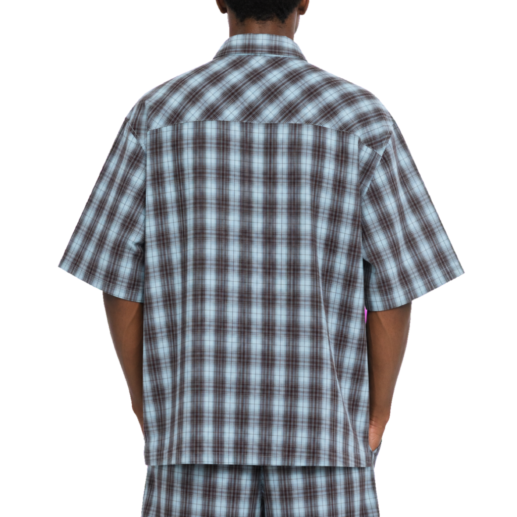 Boxy Plaid Shirt — vista trasera de fit