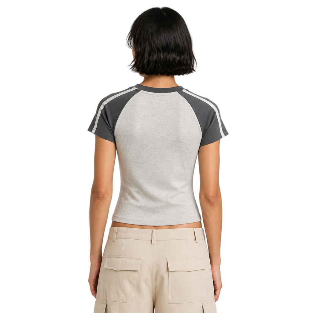 Contrast Raglan Tee gris y carbon - vista trasera de fit